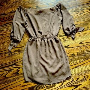 Off the shoulder tan guess dress